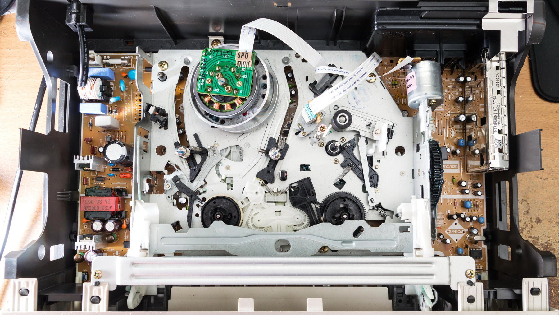 What's Inside of a VCR? How a VCR Works Blog Article