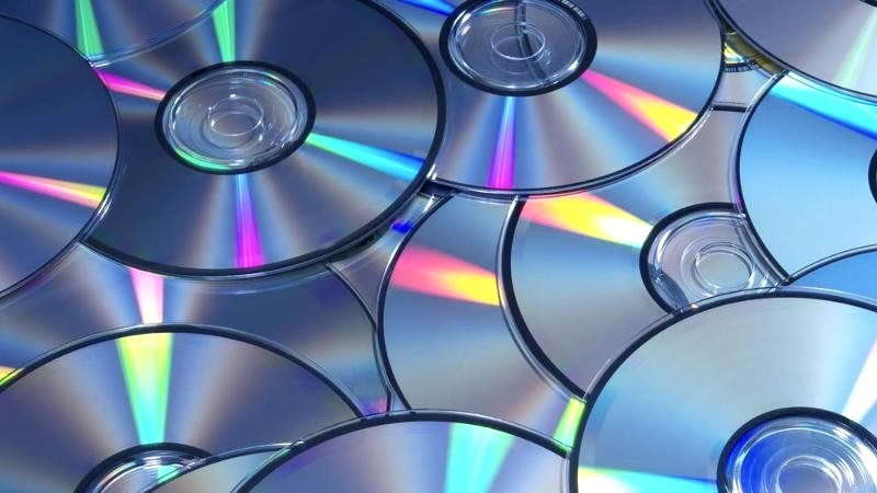 HISTORY AND EVOLUTION OF THE CD