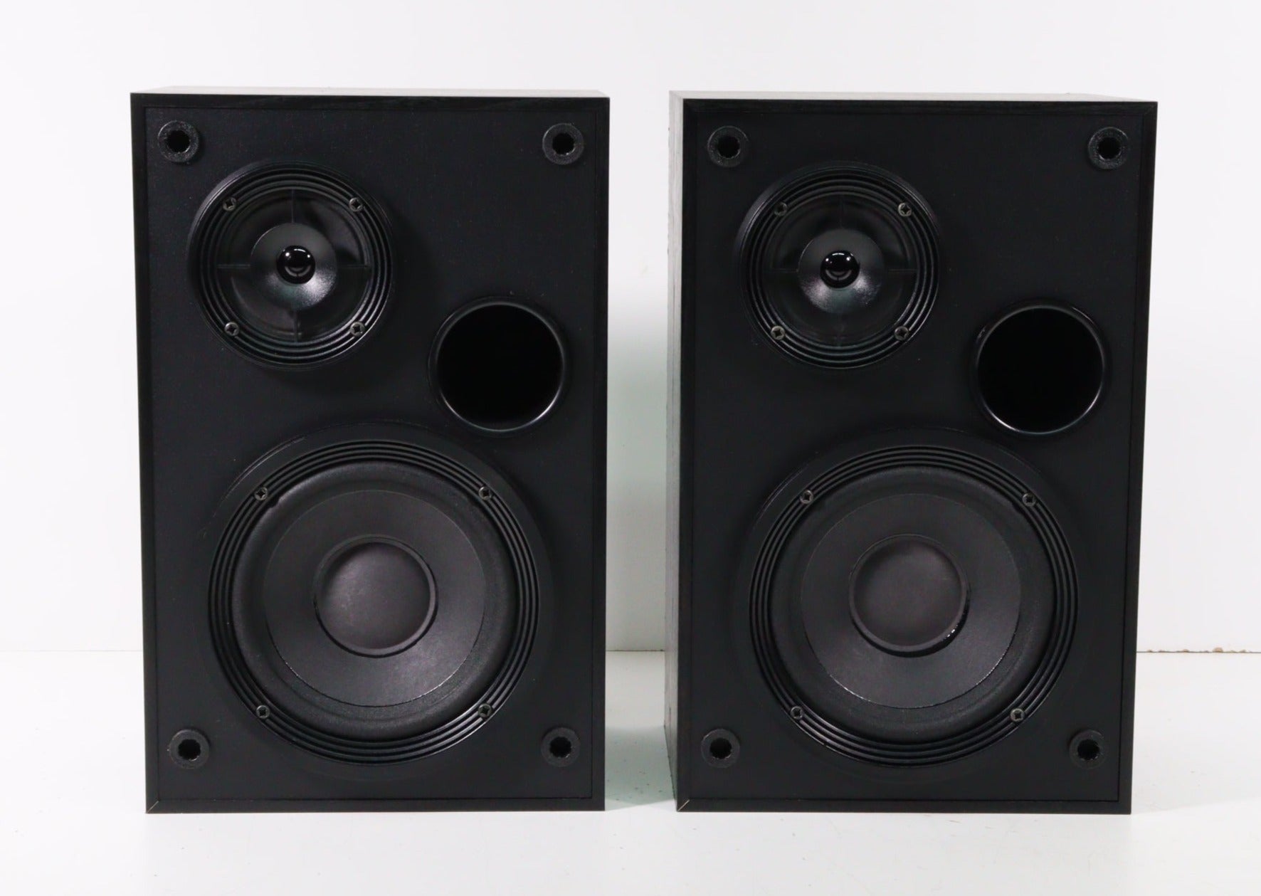 Bose Interaudio 2000 Series Front Port Bookshelf Speaker Pair (with Or