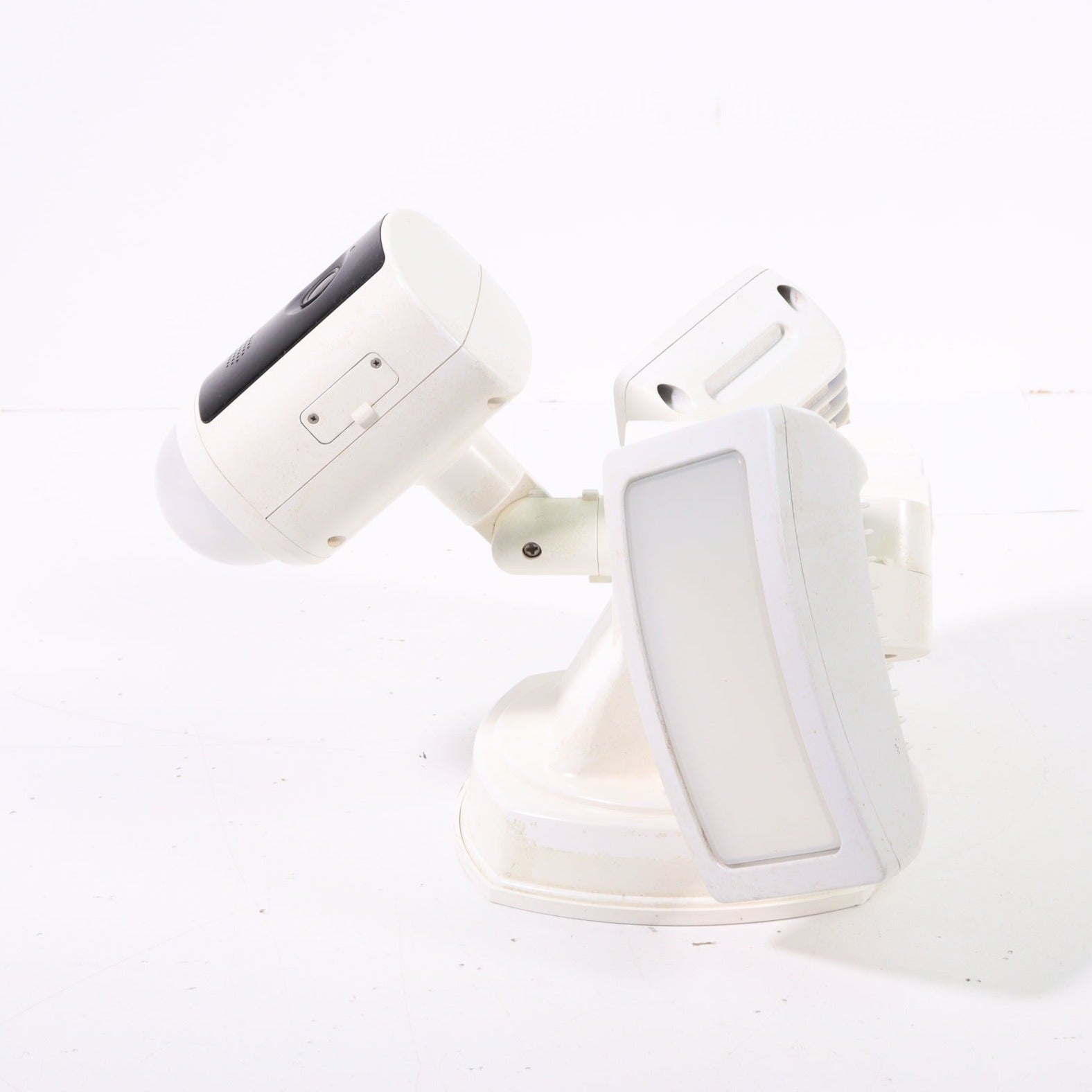 Feit Electric SEC3000/CAM 10" LED Dual Light Motion Camera 5K