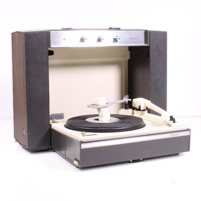 General Electric Mustang II Portable Suitcase Turntable 4-Speed Vintage (1970s)-Turntables & Record Players-SpenCertified-vintage-refurbished-electronics