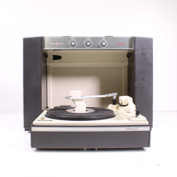 General Electric Mustang II Portable Suitcase Turntable 4-Speed Vintage (1970s)-Turntables & Record Players-SpenCertified-vintage-refurbished-electronics