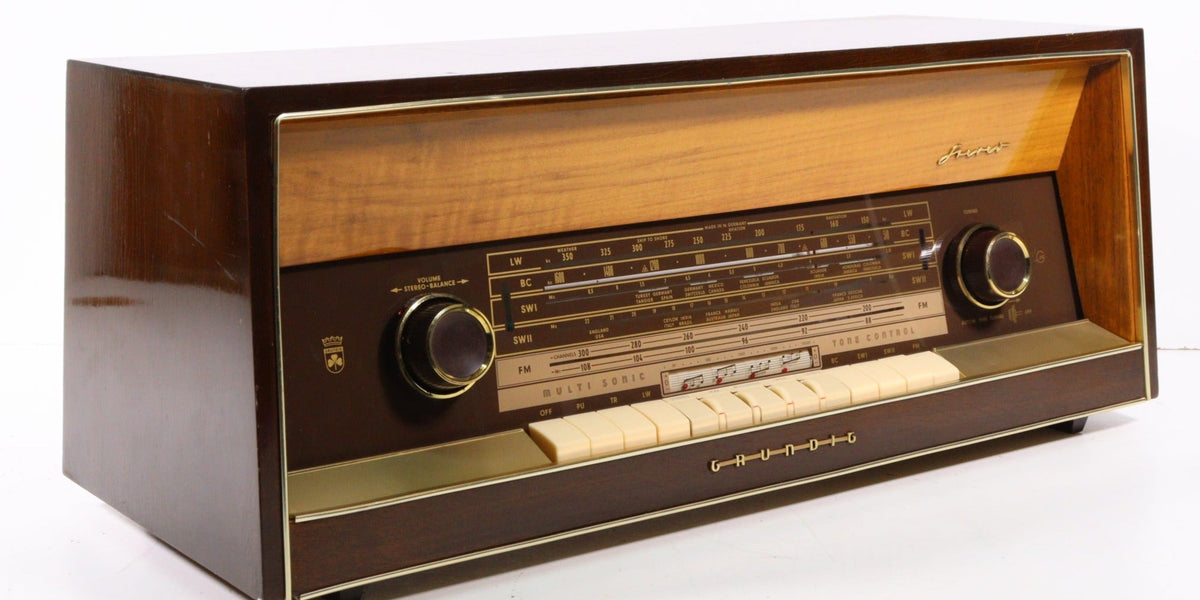 Grundig Model 5399 U S Vintage Tube Radio (NO SOUND) — SpenCertified
