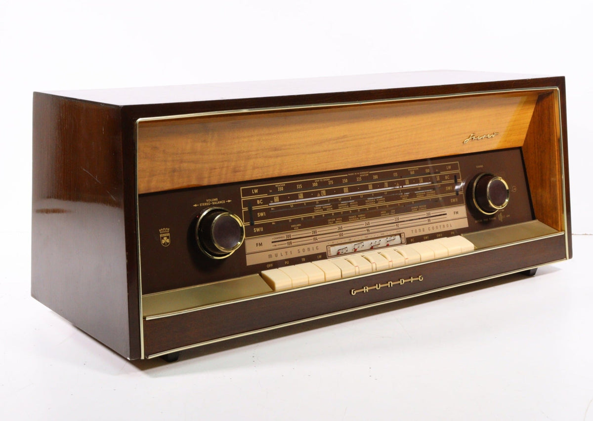 Grundig Model 5399 U S Vintage Tube Radio (NO SOUND) — SpenCertified