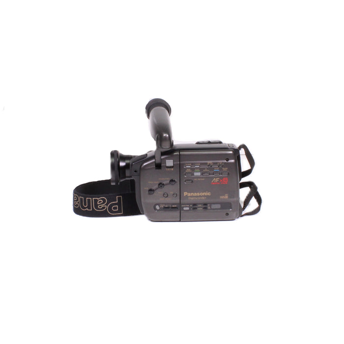 Panasonic PV-21D Palmcorder AFx8 VHS-C Camcorder Bundle