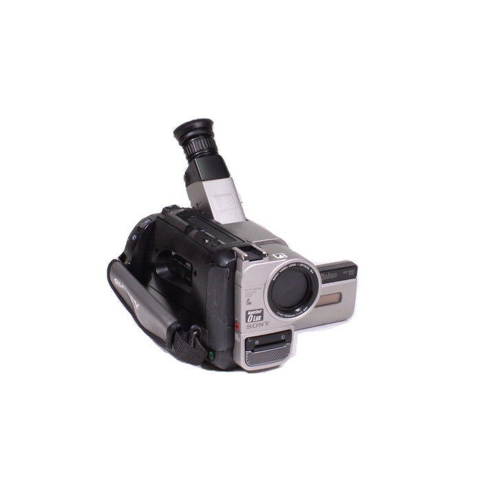 Sony CCD-TRV65 Hi8 XR Handycam NightShot 72x Zoom Camcorder Bundle