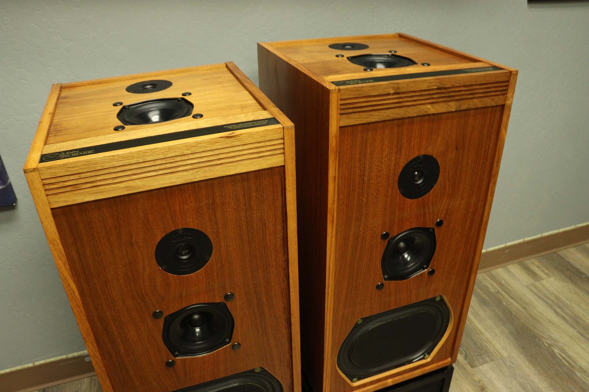LINN ISOBARIK Vintage 1974 High Quality Wooden Loudspeakers