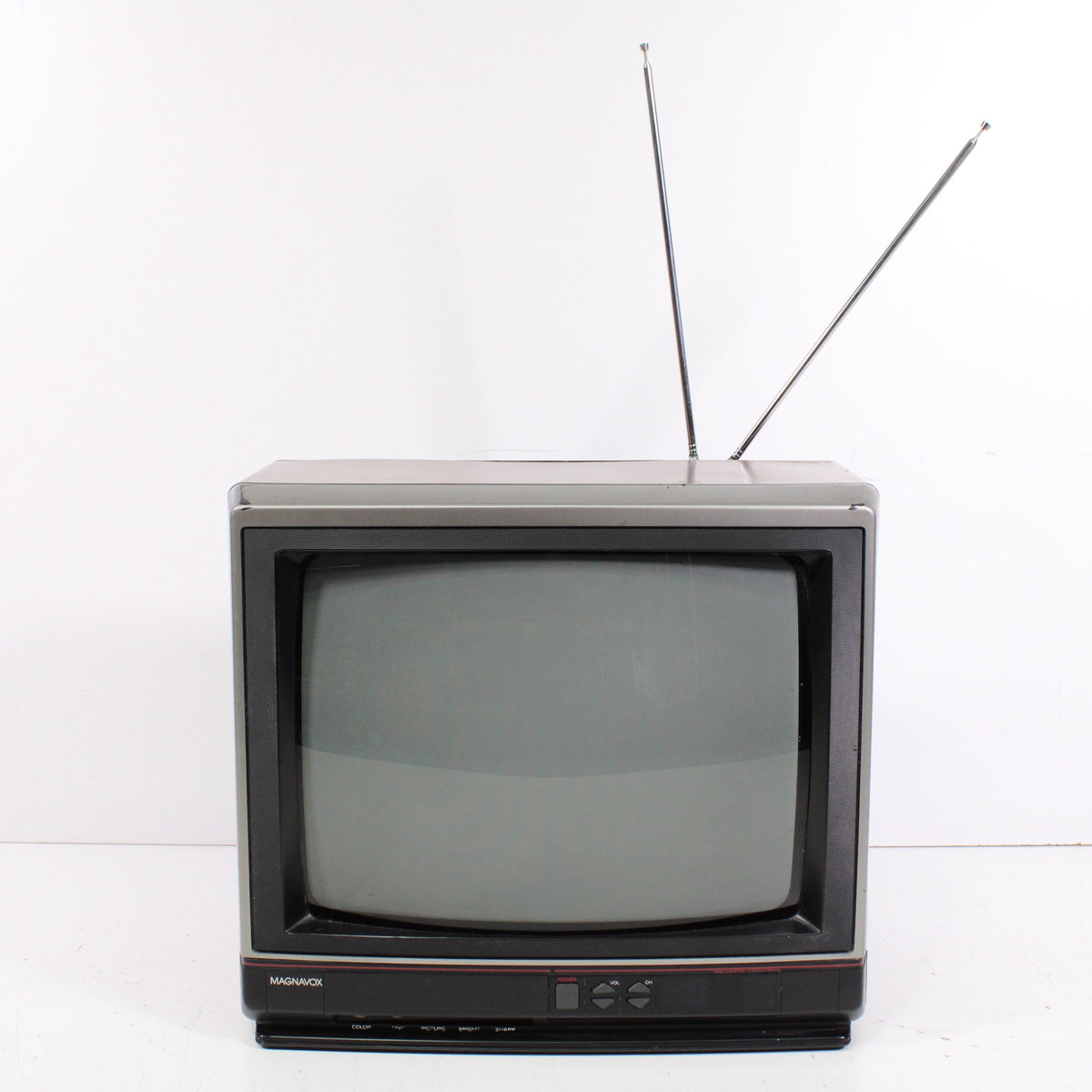 Vintage 2024 Magnavox 19” television RX4240WA25