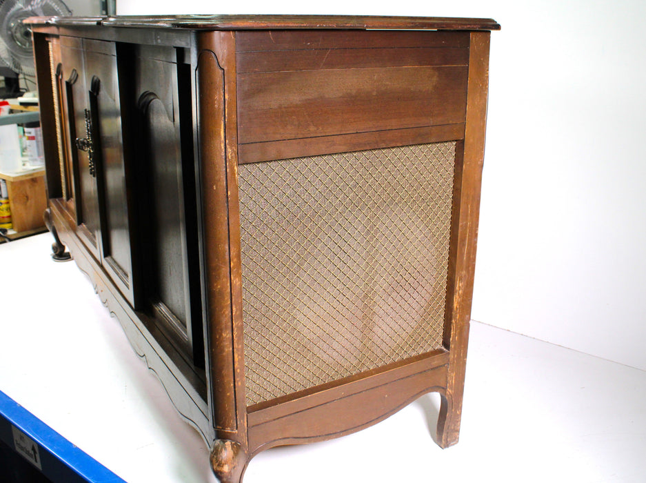 Montgomery Ward WG-5933A Vintage Tube TV Console Record Player Cabinet (AS IS)-Turntables & Record Players-SpenCertified-vintage-refurbished-electronics