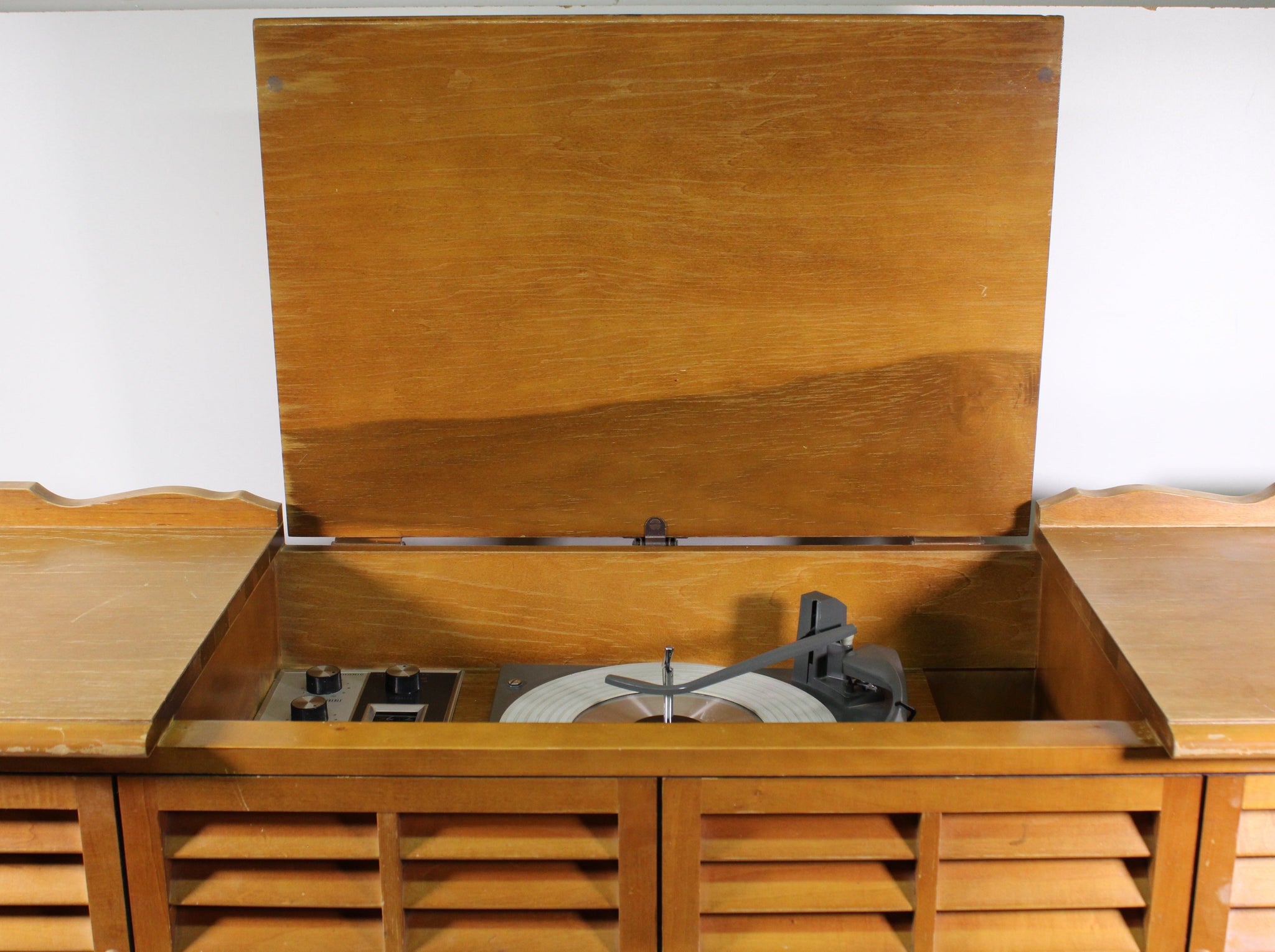 Montgomery Wards Airline Stereophonic Console Record Player Tube Cabin