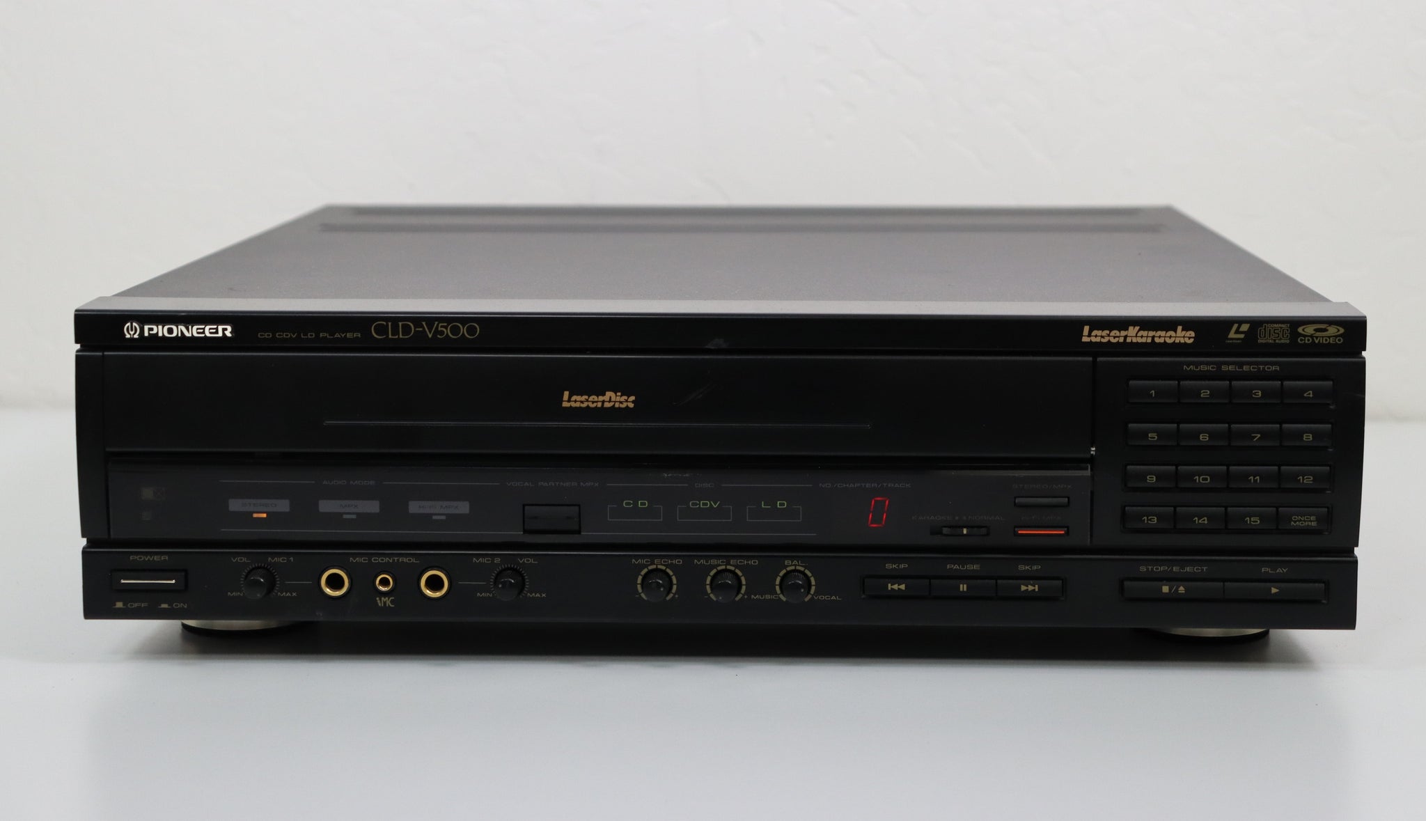 Pioneer CLD-V500 CD CDV LD Player LaserDisc LaserKaraoke 