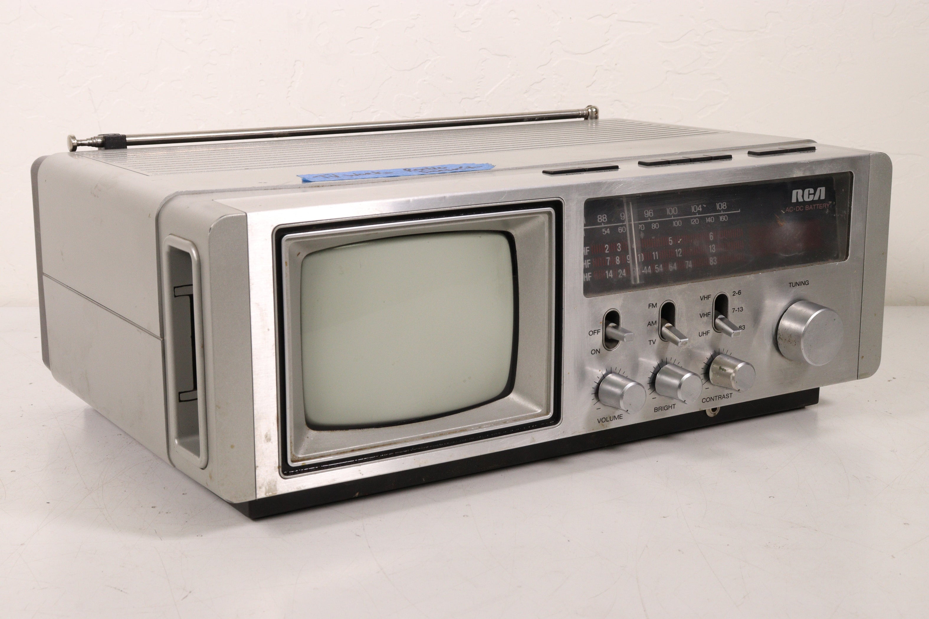 RCA AXR056S Portable Radio/ Tube TV Screen (AS IS) — SpenCertified