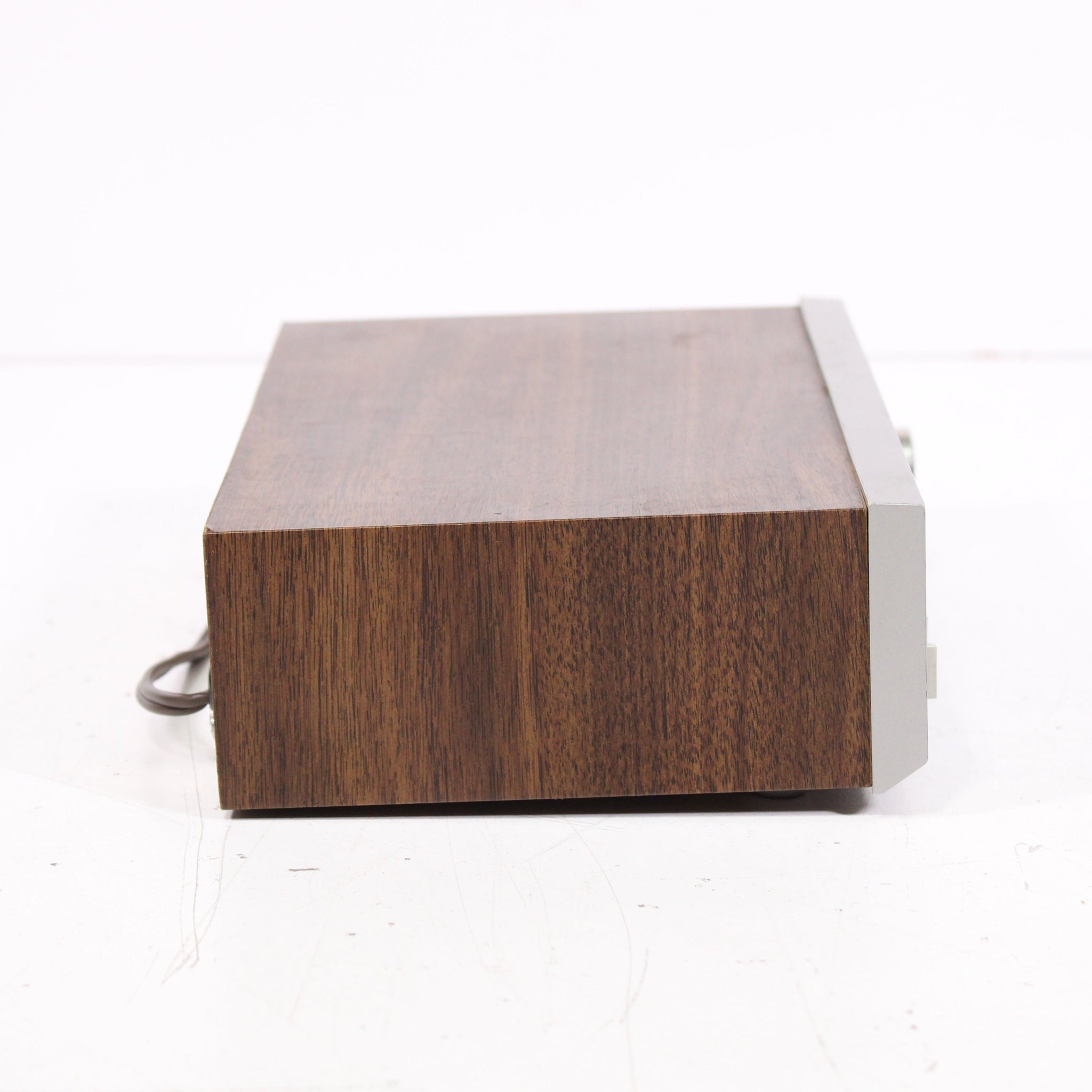 Realistic TM-152 Vintage AM Stereo Tuner Compact