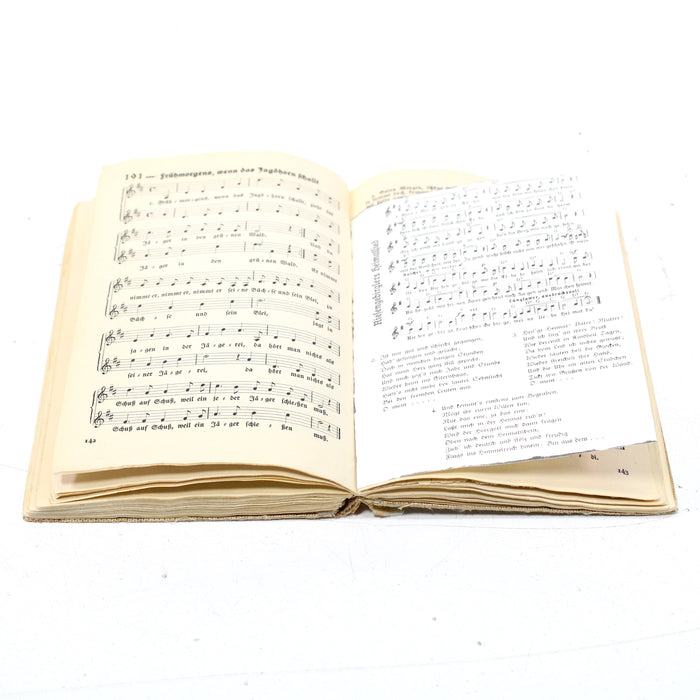 Singend wollen wir marschieren [German] Marching Song Hardcover Book RARE-Books-SpenCertified-vintage-refurbished-electronics