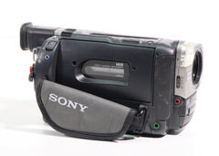 Sony CCD-TRV66 Video Camera Recorder Hi-8 Handycam Camcorder with Carr