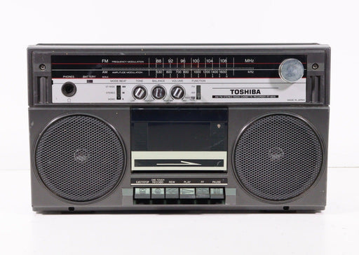 Soundesign 6822 Dual Turntable Cassette Player Recorder with AM FM Rad