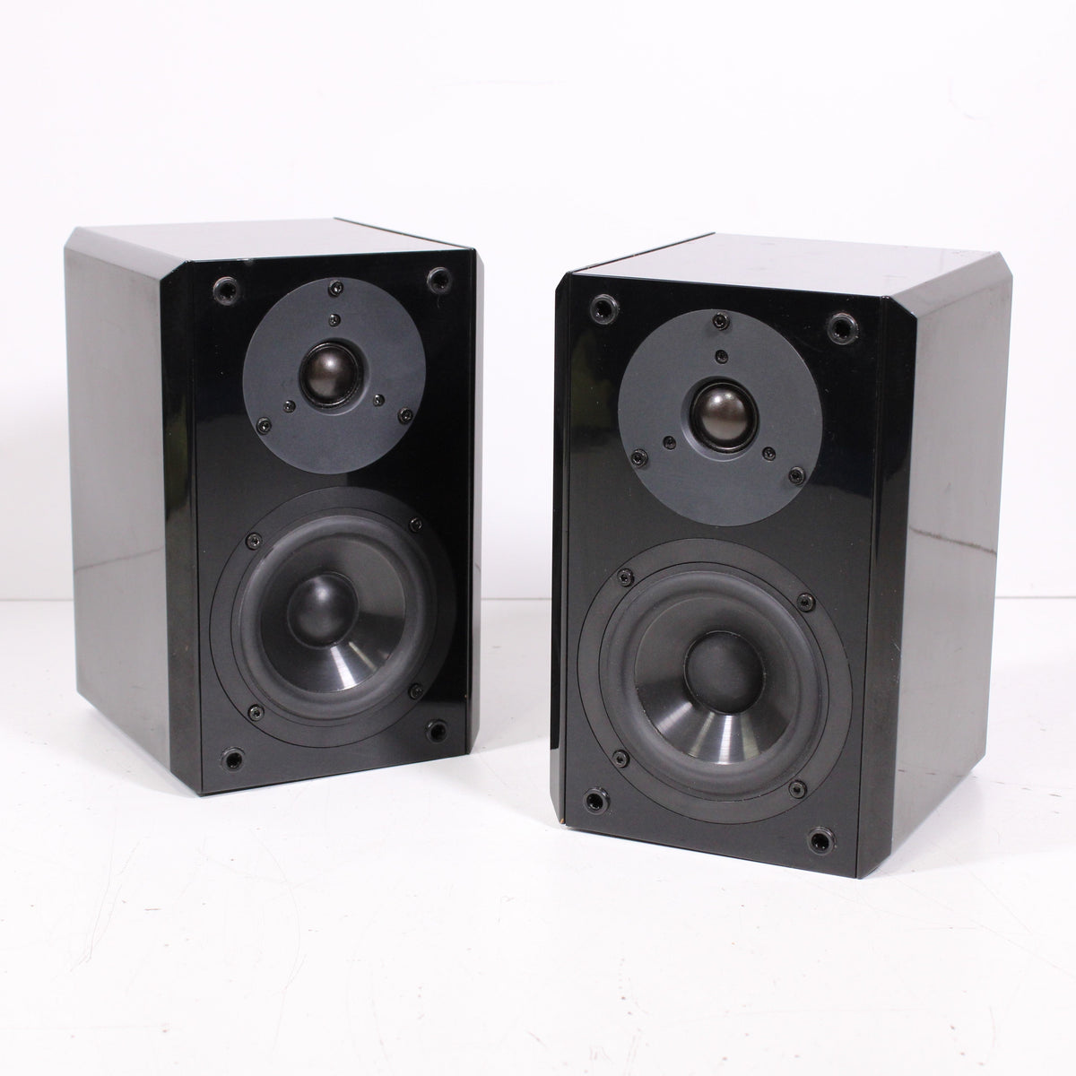 Yamaha NX-E150 Bookshelf Speaker Pair — SpenCertified