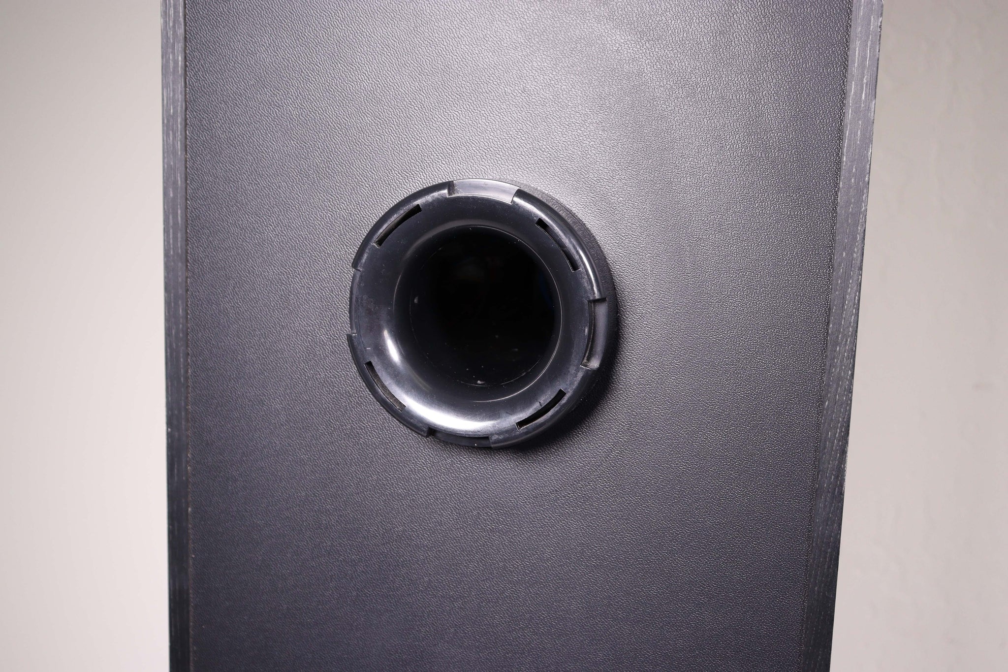 B&W Bowers and Wilkins DM640 4 Way Speaker Pair