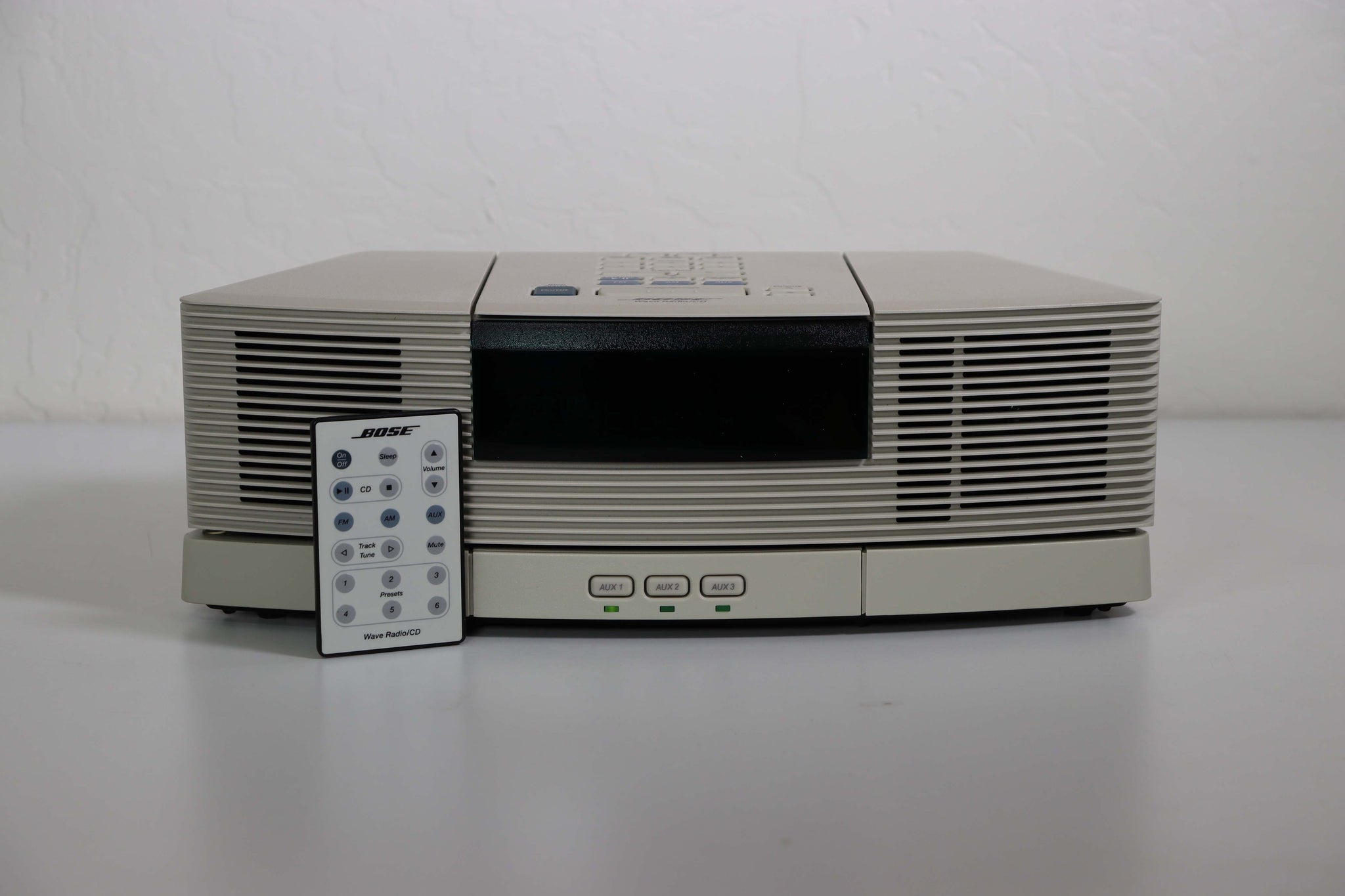 Refurbished Bose Wave Music System AM/FM Radio CD Player Platinum White  AWRCC2