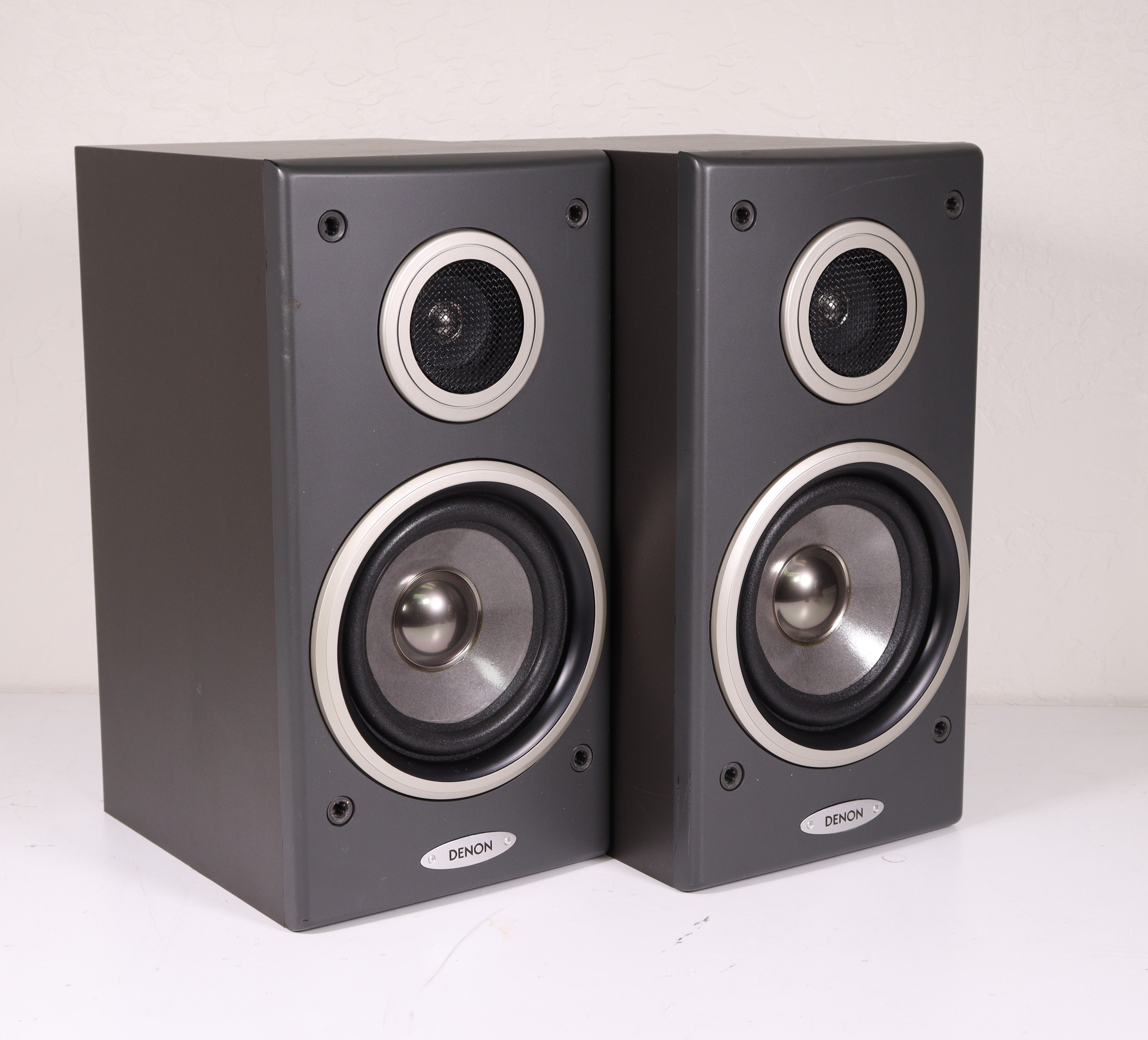 1. Giới thiệu về loa Denon