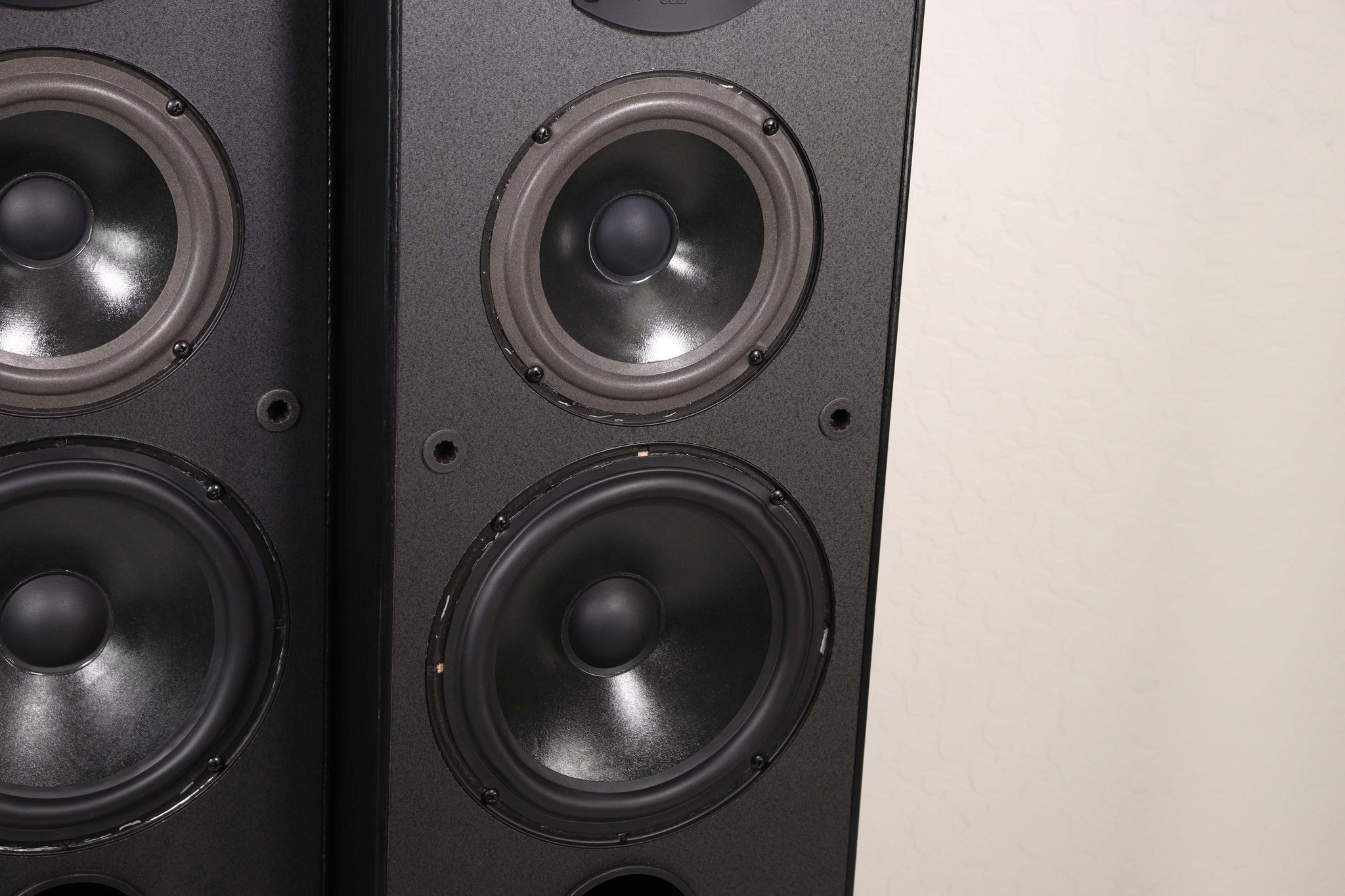 JBL J900MV Tower Speaker Pair Set 3 Way System 8 Ohms 10 to 150 Watts