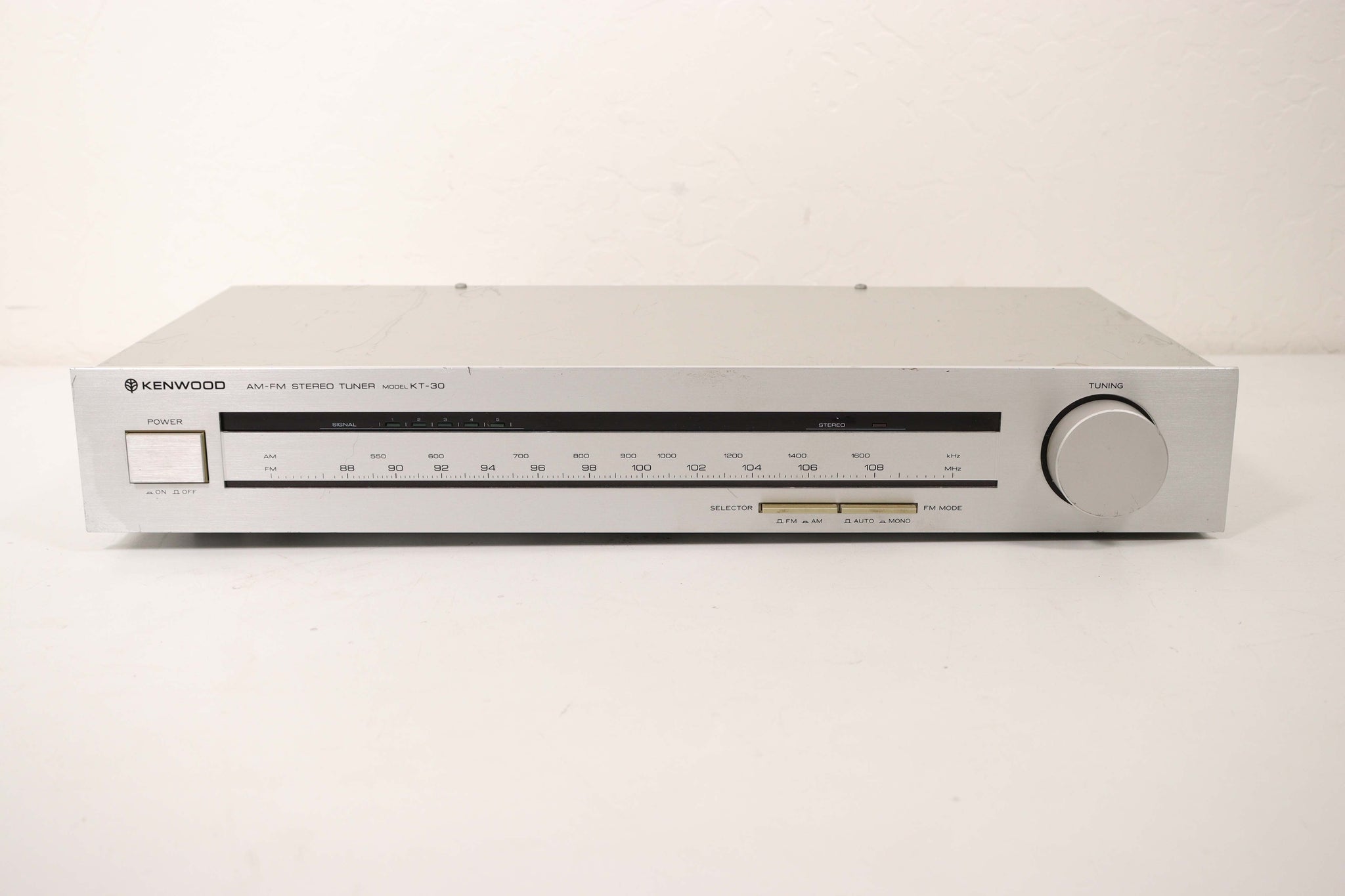Kenwood KT-30 AM-FM Stereo Tuner Silver