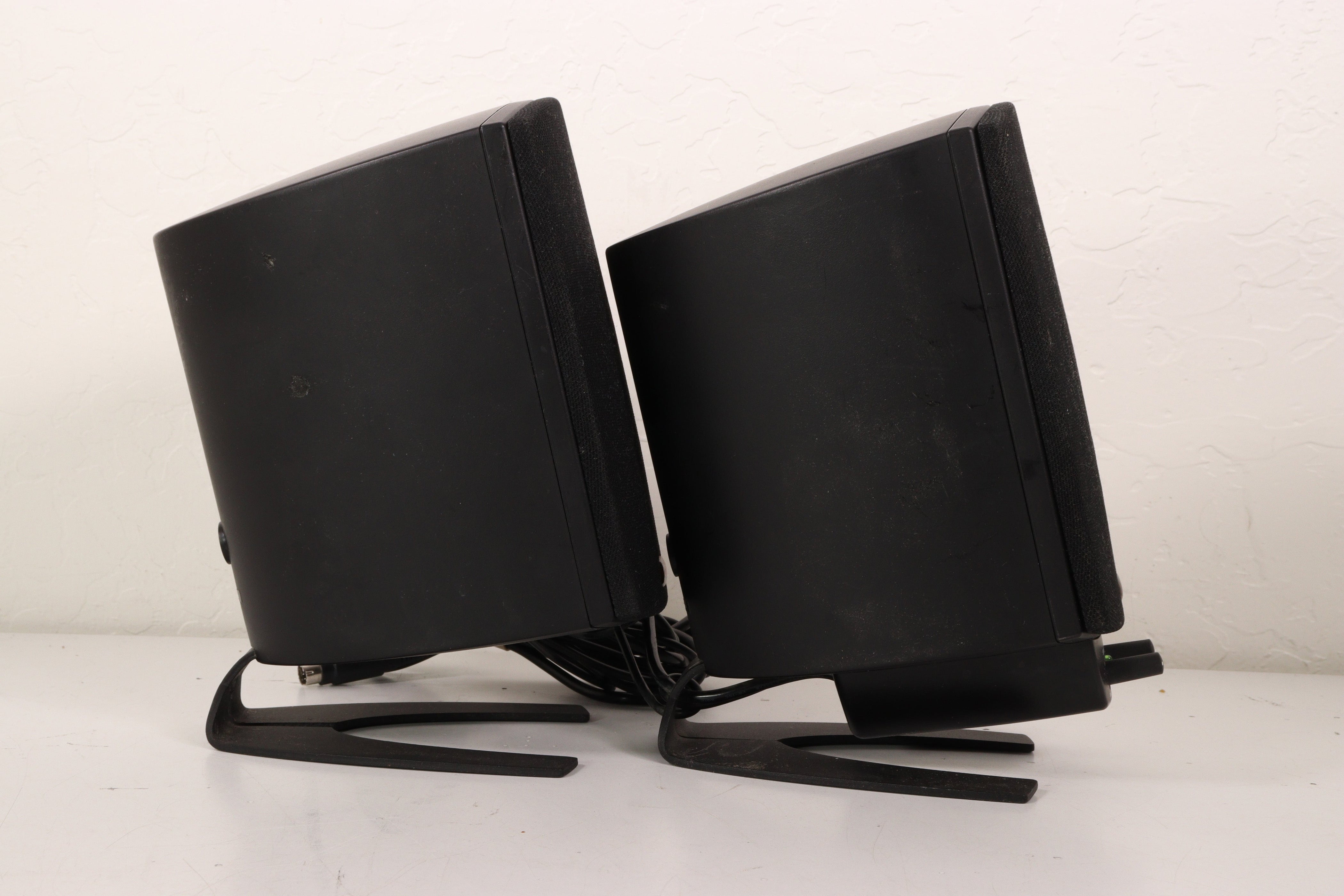 Klipsch THX Small Bookshelf Speakers (Requires Amplifier) — SpenCertified