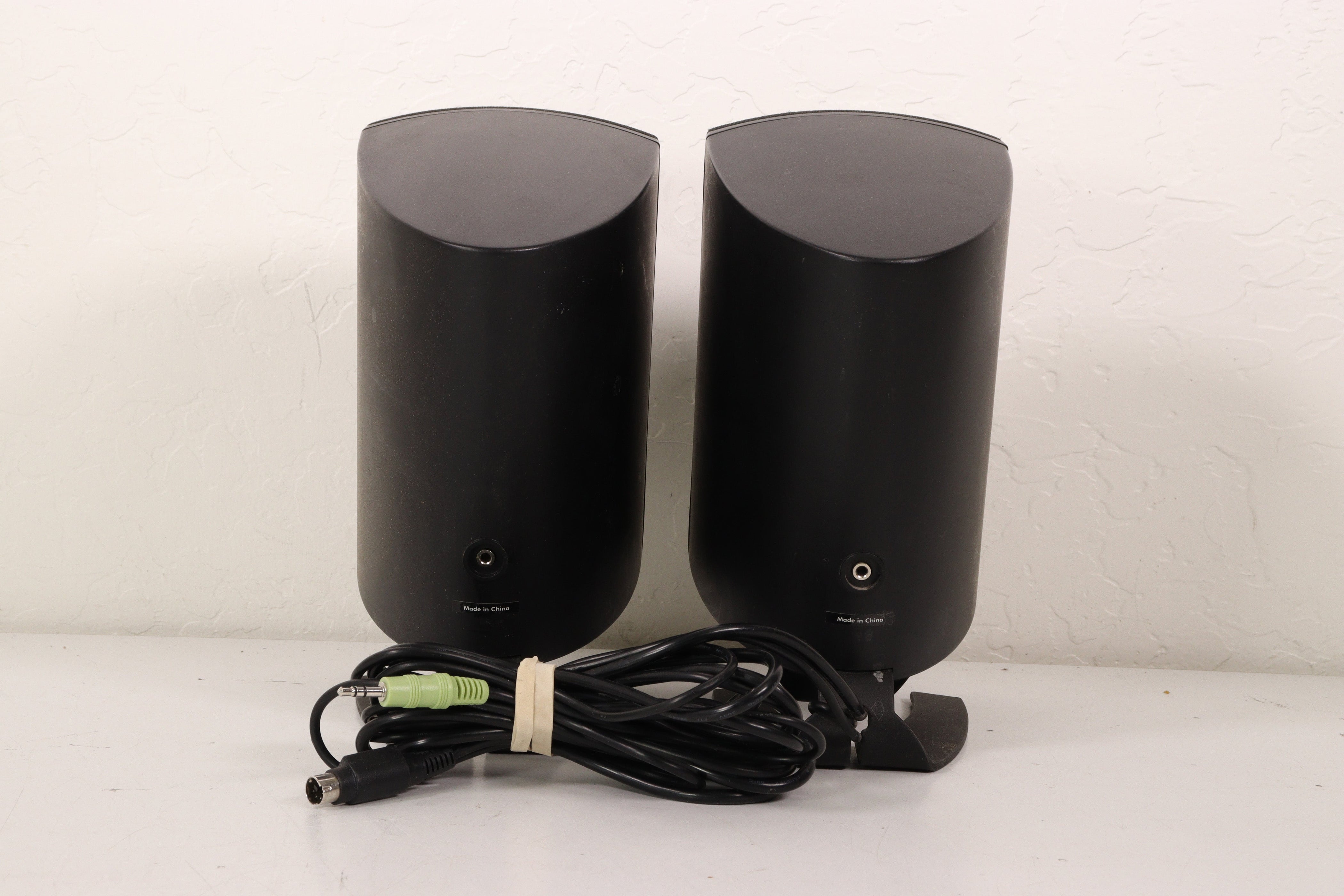 Klipsch THX Small Bookshelf Speakers (Requires Amplifier) — SpenCertified