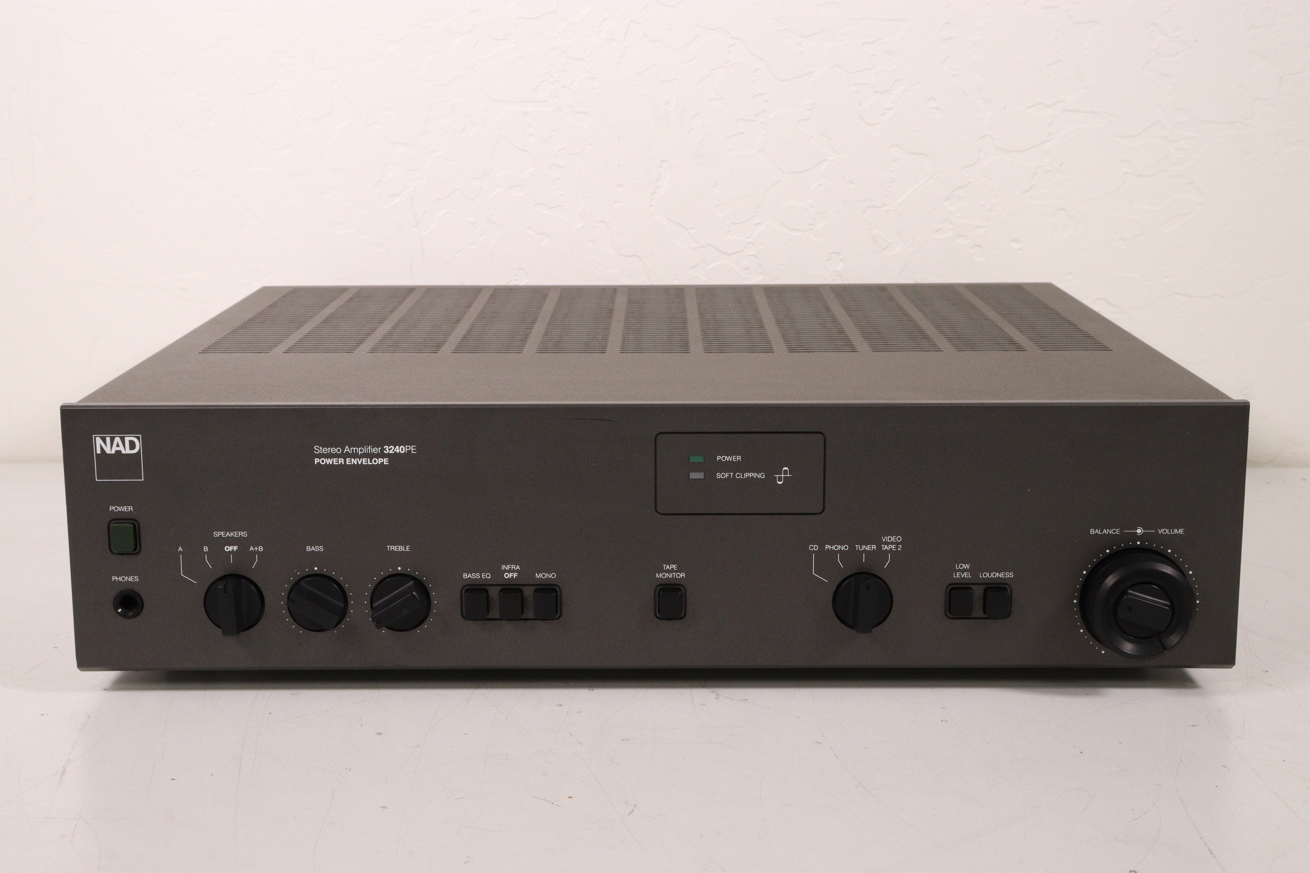 NAD 3240PE Stereo Amplifier Phono