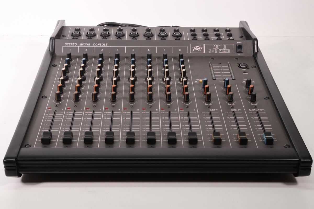 PEAVEY MD II 8x2 Mixer — SpenCertified