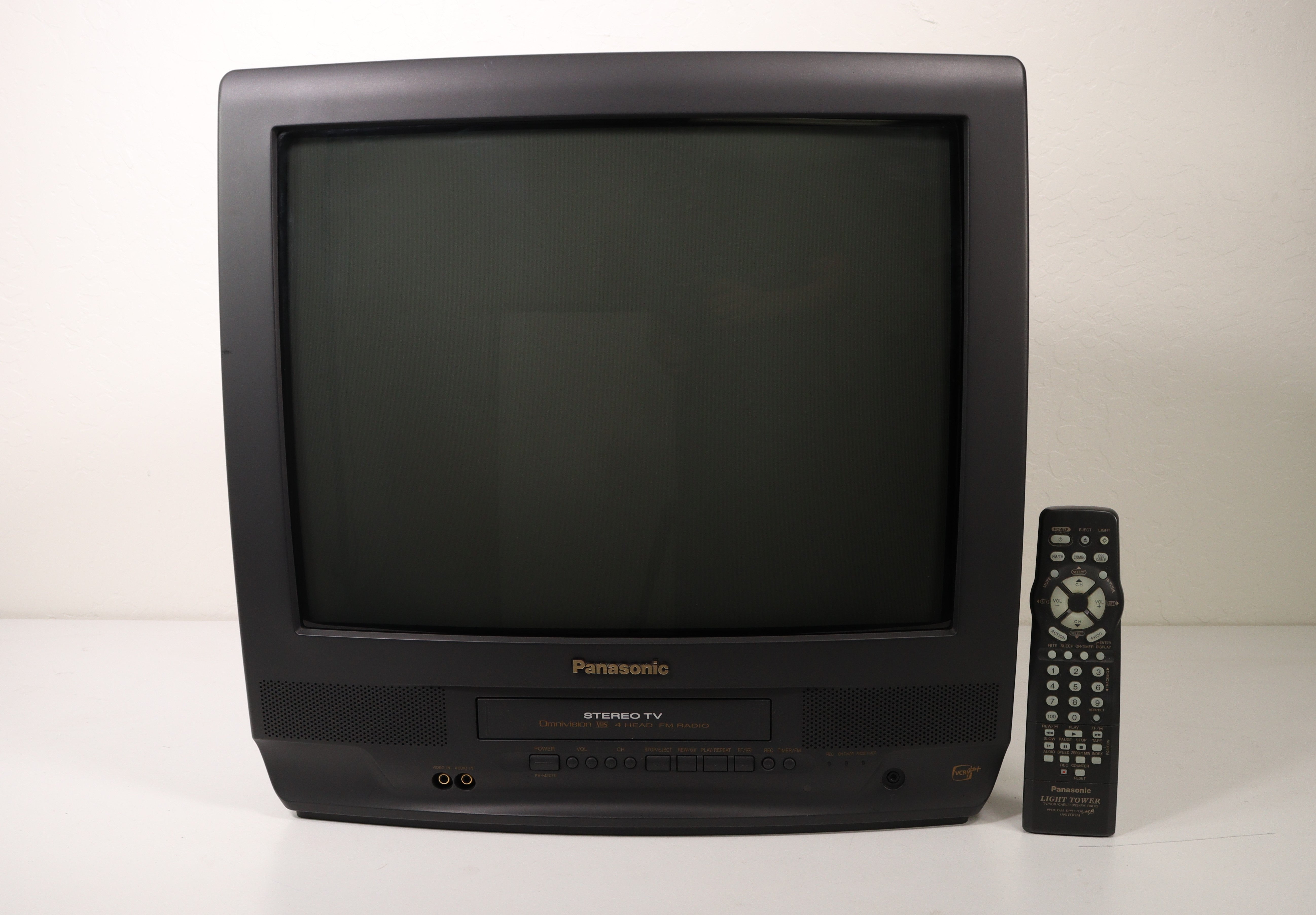 Panasonic 20 Inch TV VCR VHS Player Combo Tube Television PV-M2079