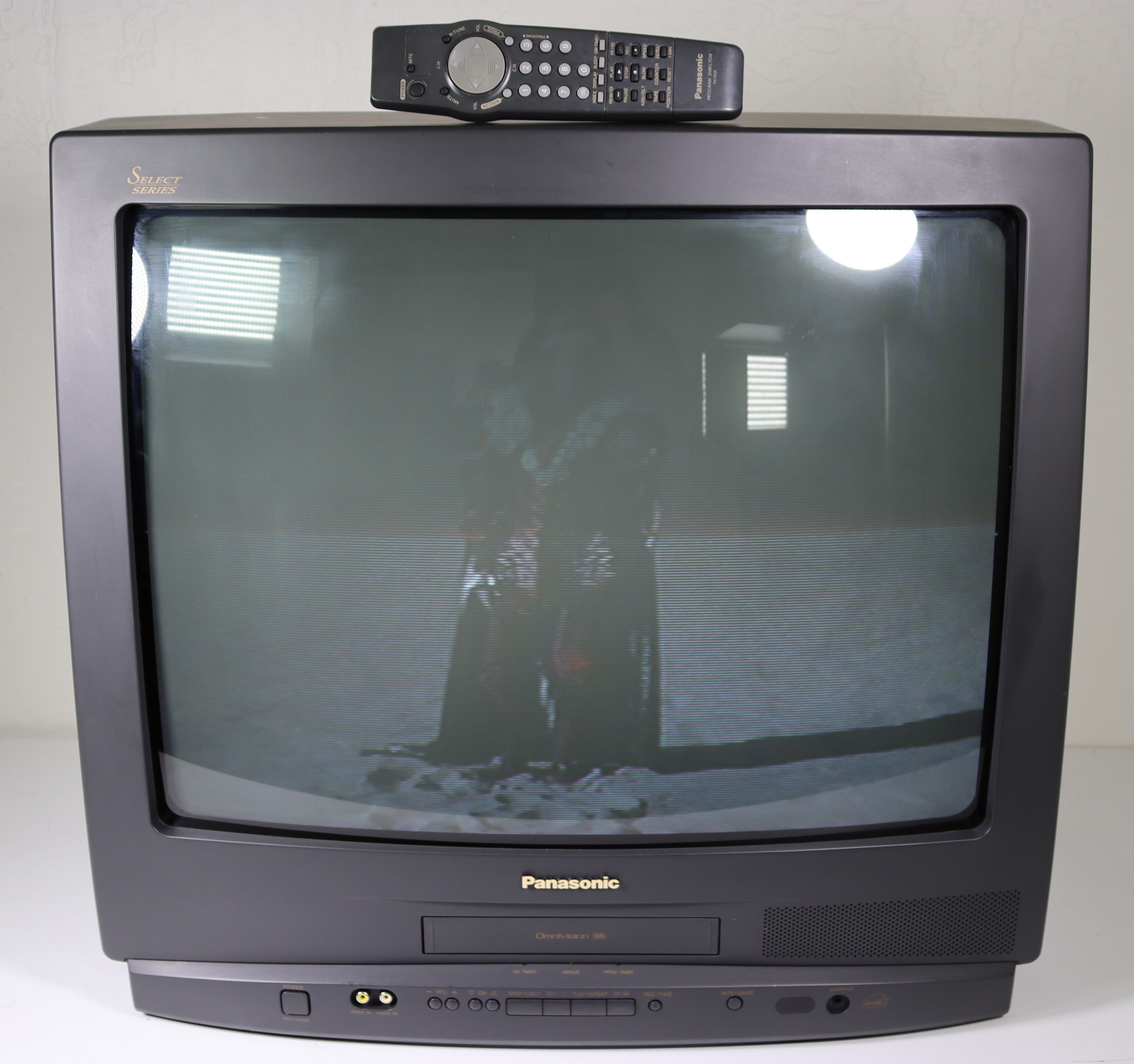 Panasonic PVQ-M2508 25 Inch TV VCR VHS Player Tube TV Combo