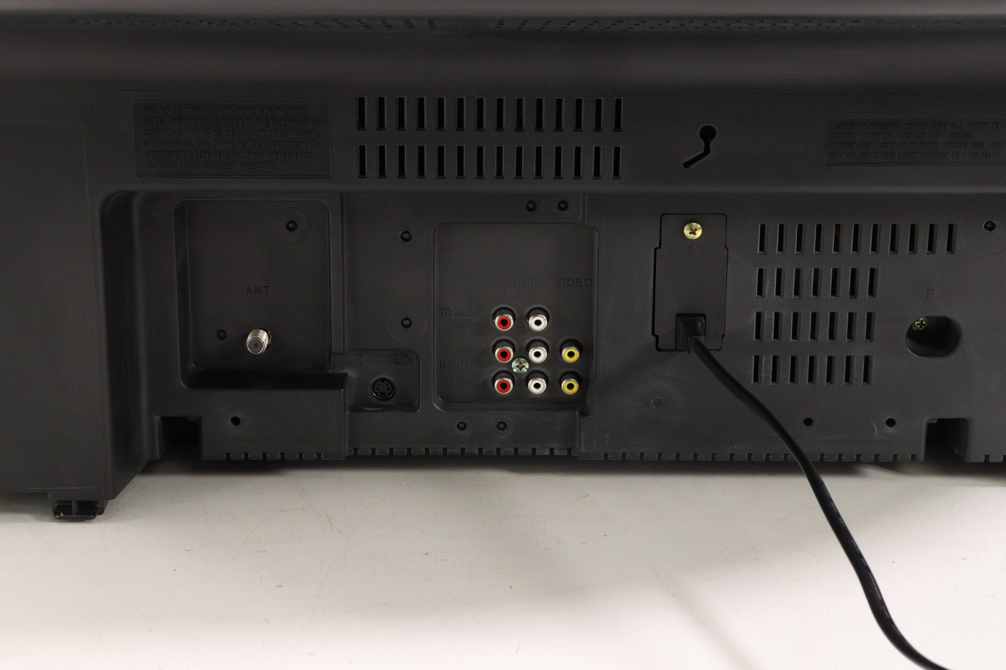 Quasar SP3233B Color TV S-Video Vintage Tube Gaming Television 32 Inch