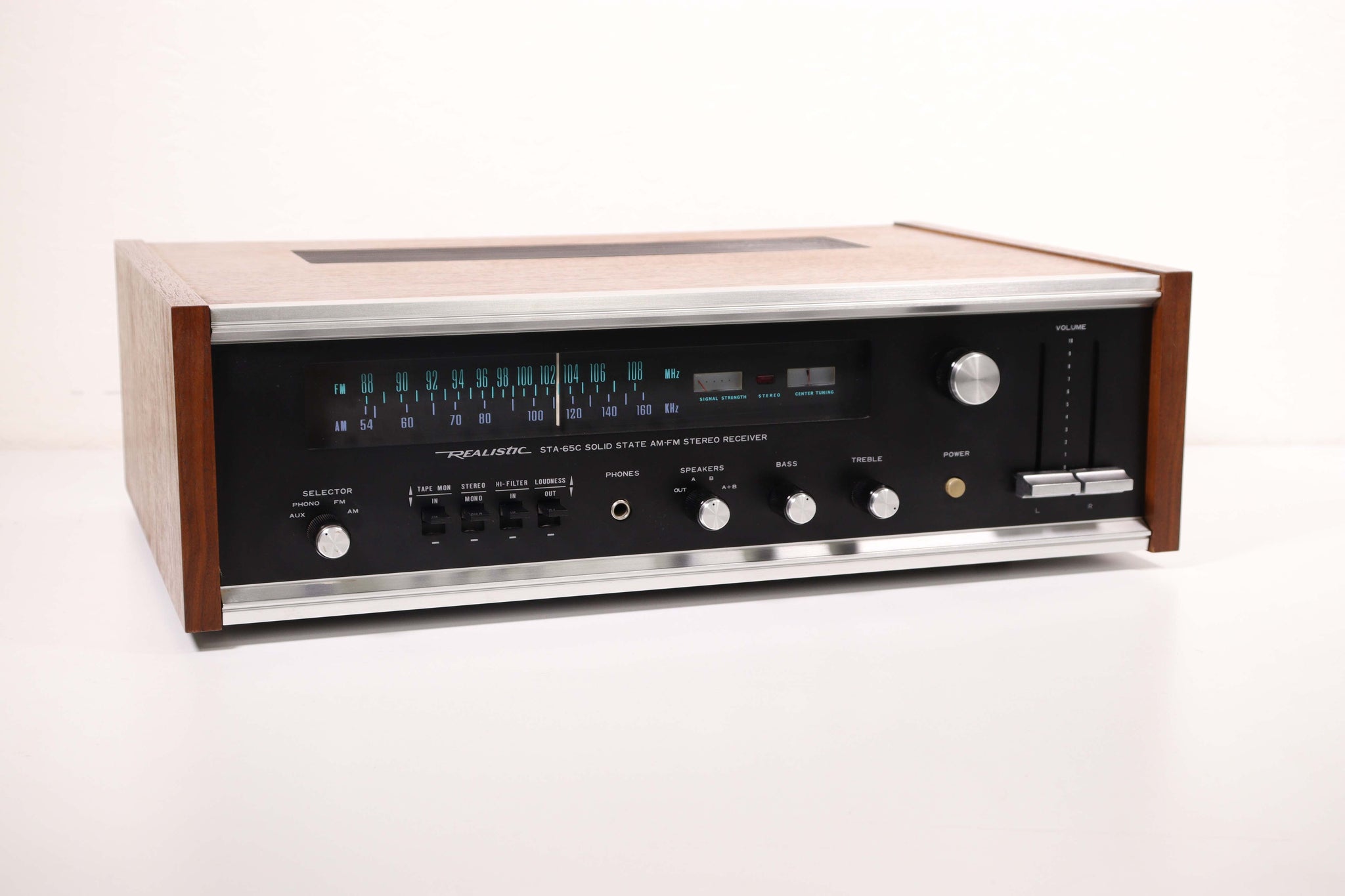 Realistic STA-65C Solid State AM-FM Stereo Receiver Wood Case and Side