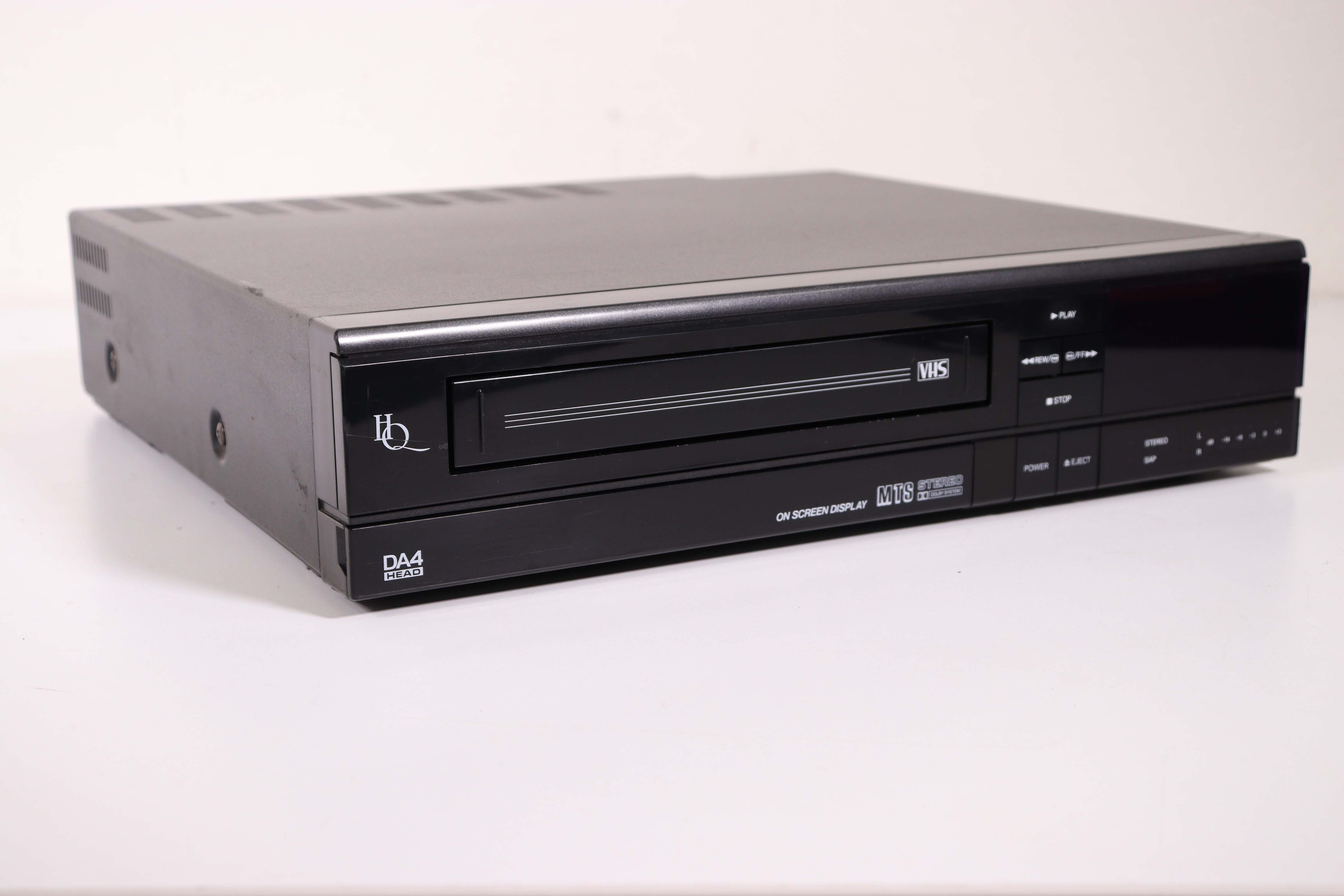 Realistic VHS/VCR Video cassette Player w/ Remote, Model 16-510 , Not  Working