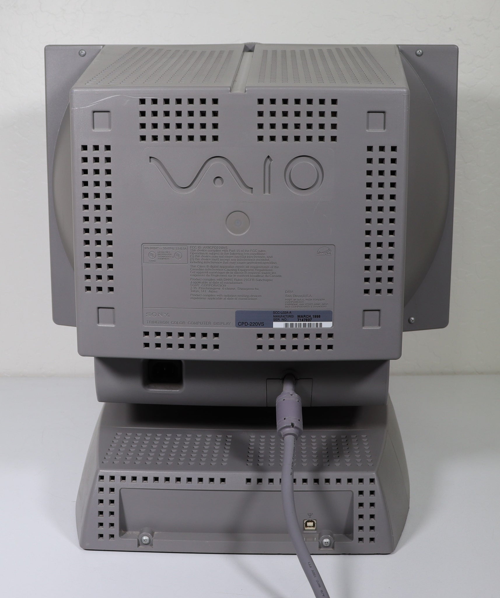 Sony CPD-220VS Trinitron Color Computer Display with Speaker Vintage V