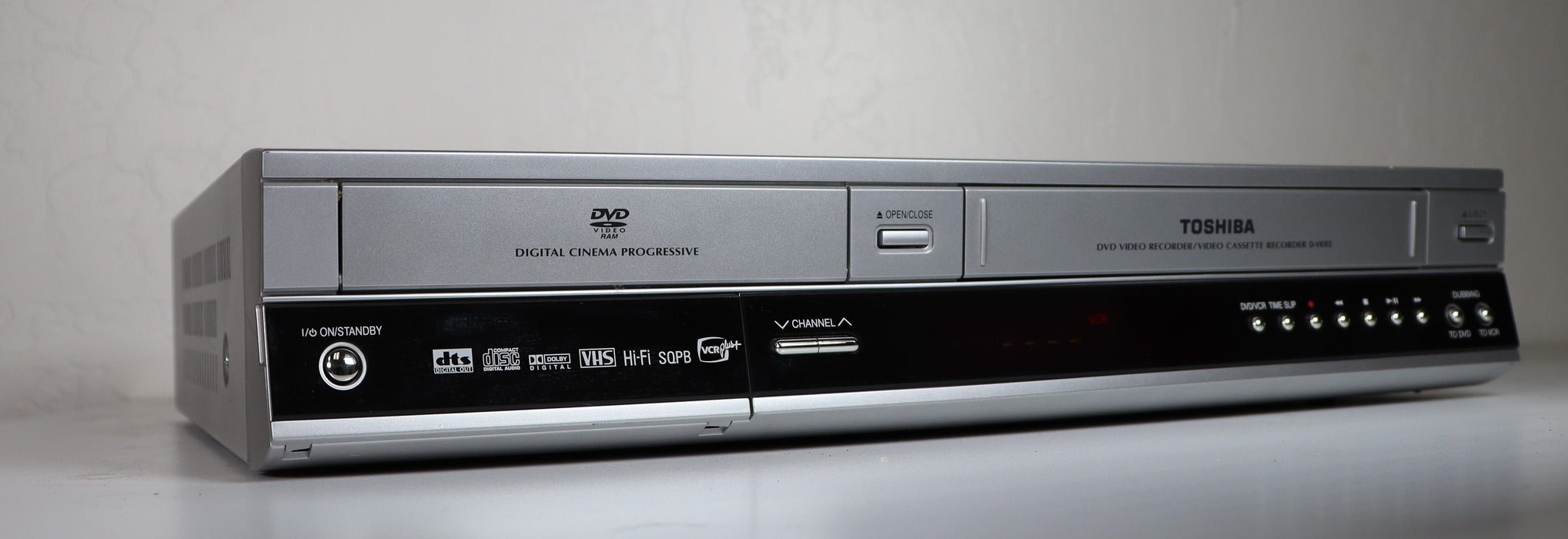 Toshiba D-VKR3 DVD Video Recorder Video Cassette Recorder VHS Player Combo 2 Way Dubbing-SpenCertified-vintage-refurbished-electronics