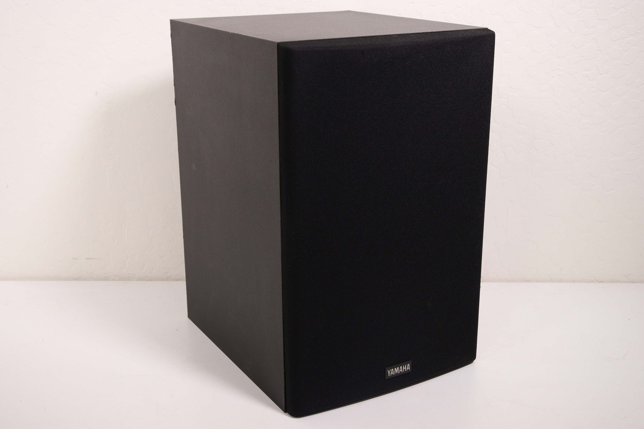 Yamaha NSA636 Small Bookshelf Speaker Pair 3 Way System 140